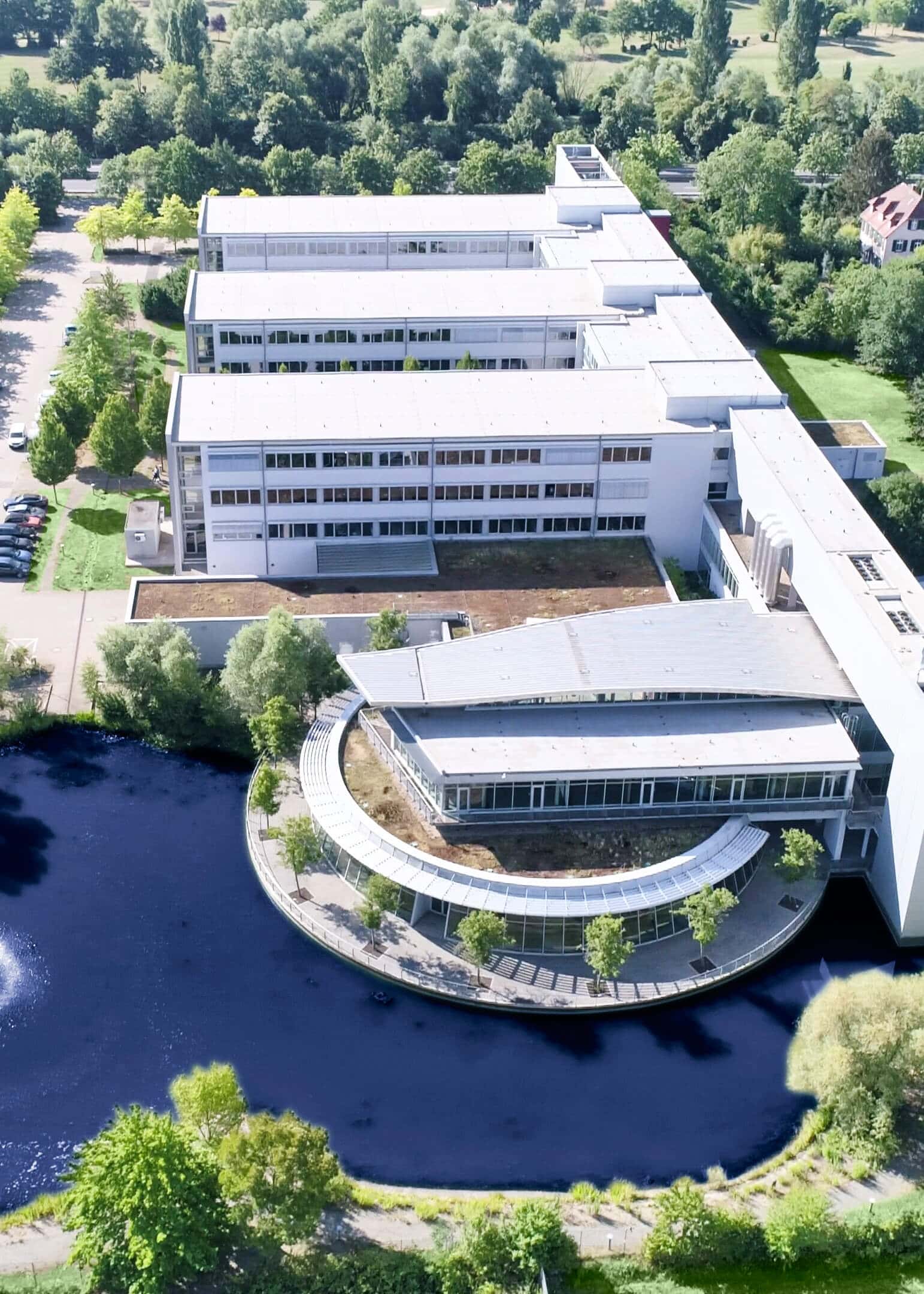 Dronenansicht des gesamten Bürogebäudes Einstein3 in Bensheim